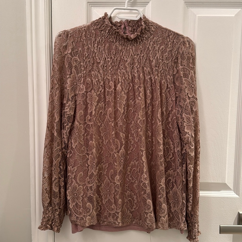 Lace blouse, small